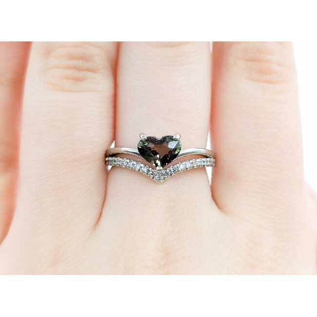 Ring Contour .25ctw Diamonds 1.25ct Alexandrite Heart GIA: 2231197425 Platinum Sz7 123100140