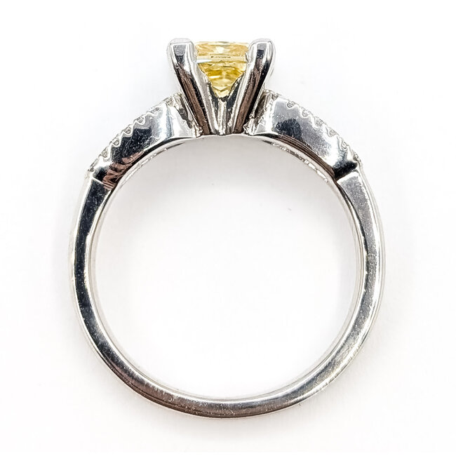 Ring Engagement 1.69ct Square Cushion Lab Grown Diamond IGI Report: LG727508748 VS1 Fancy Vivid Yellow 0.32ctw Diamonds 18kw 6.5x6.5mm 125110129