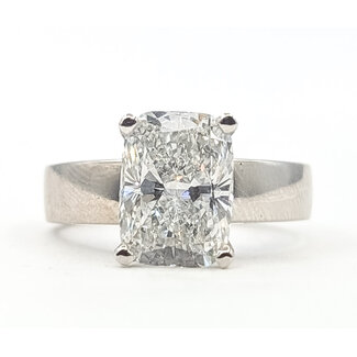 Ring Solitaire 3.1ct Cushion Lab Grown Diamond IGI Report: 787646318 Platinum 4.5mm Sz7 10.59g 126080073