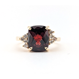 Ring Asymetrical Accented .16ctw Round Diamonds 3.44ct Checkerboard Garnet 14ky 2mm Sz6 3.2g 126030011