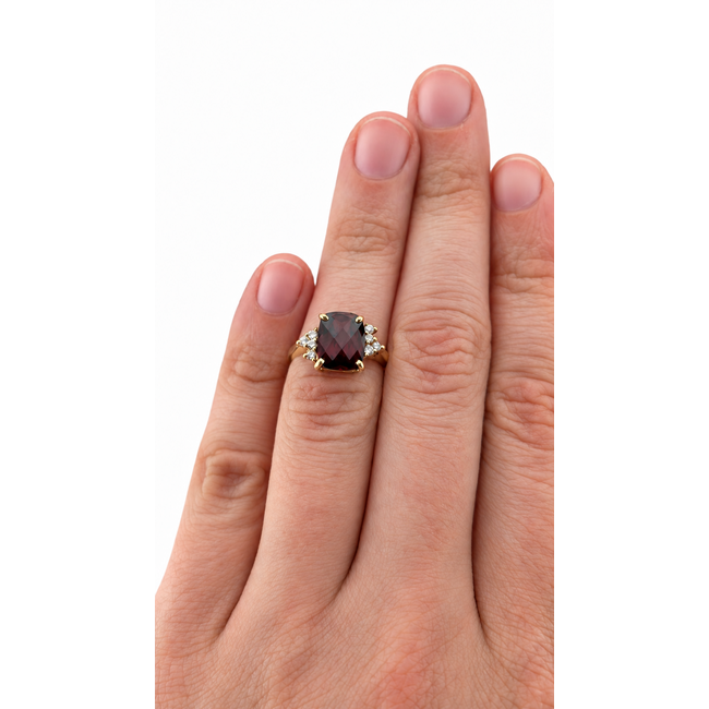 Ring Asymetrical Accented .16ctw Round Diamonds 3.44ct Checkerboard Garnet 14ky 2mm Sz6 3.2g 126030011