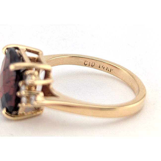 Ring Asymetrical Accented .16ctw Round Diamonds 3.44ct Checkerboard Garnet 14ky 2mm Sz6 3.2g 126030011