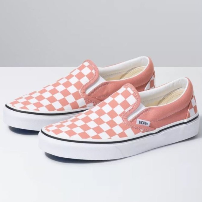 vans classic slip on pink checkerboard