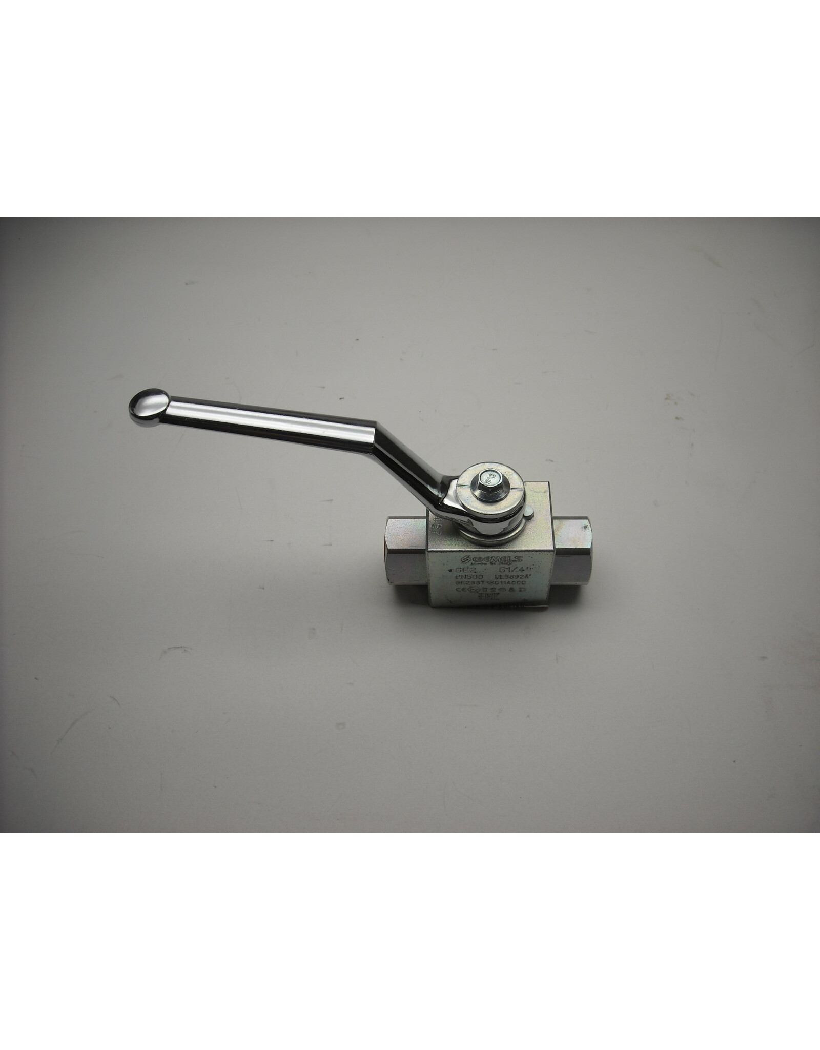 Titan 533517 Hi-Pressure 4000psi Ball Valve 1/4 x 1/4 FNPT