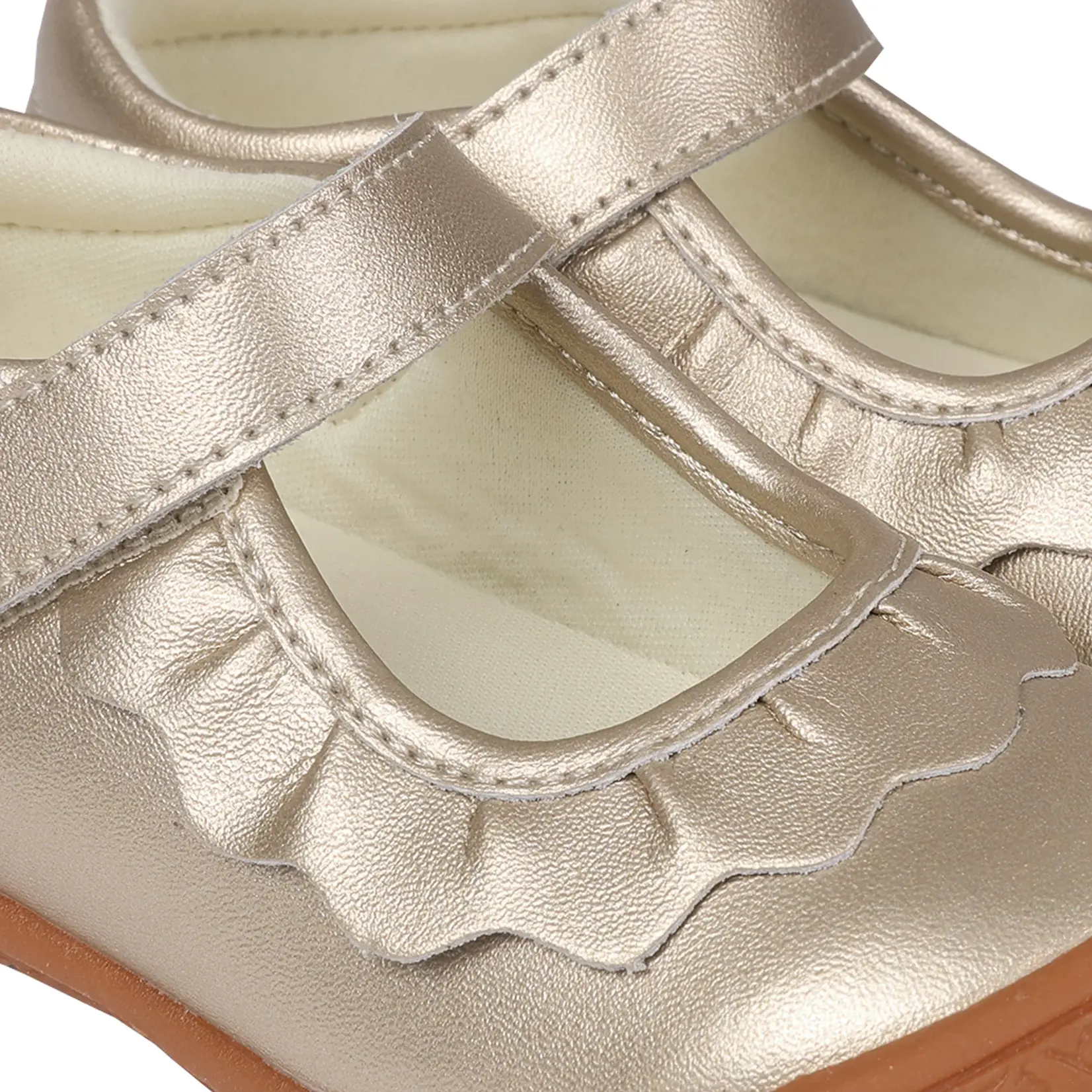 Oomphies Leather Ruche Mary Jane - Gold