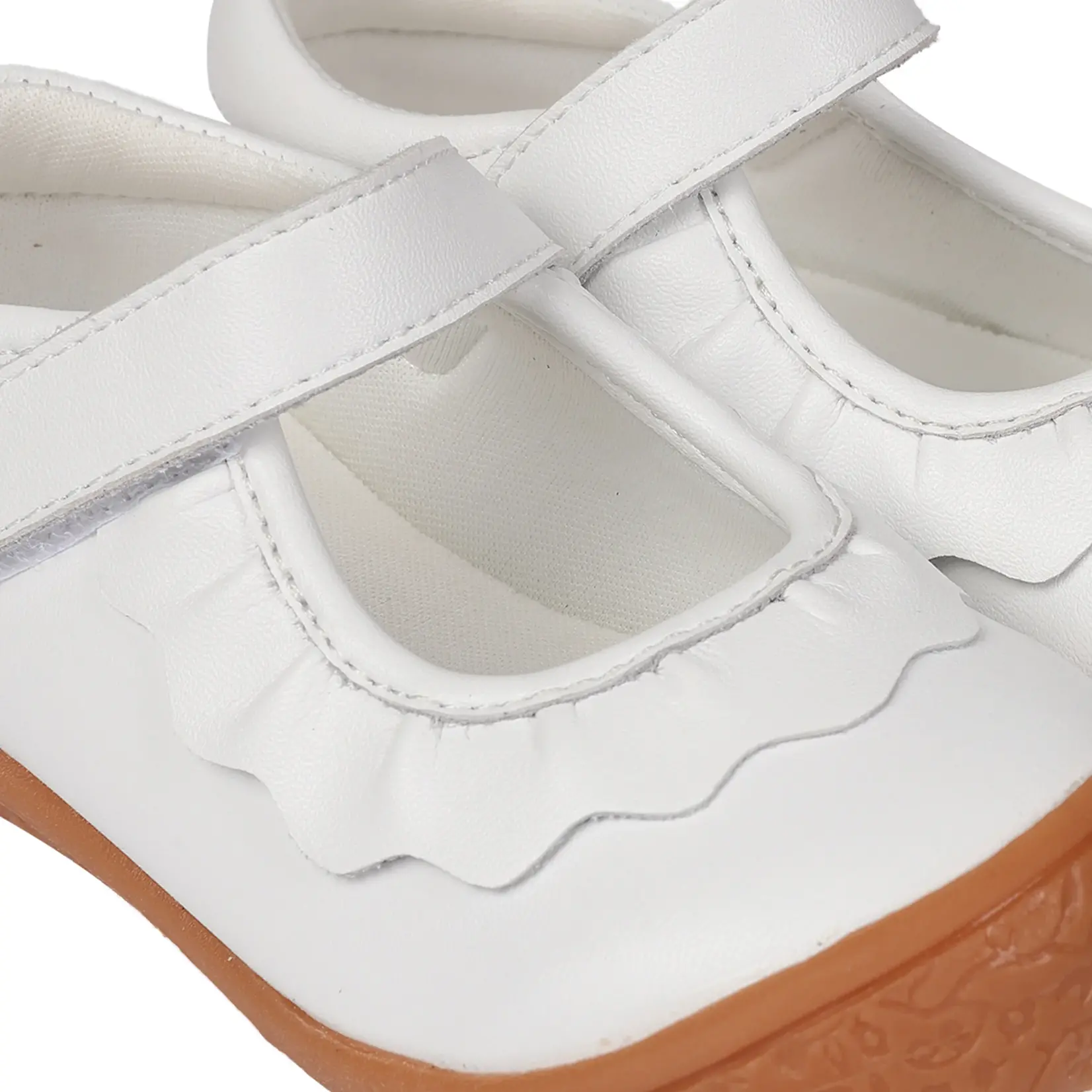 Oomphies Leather Ruche Mary Jane - White
