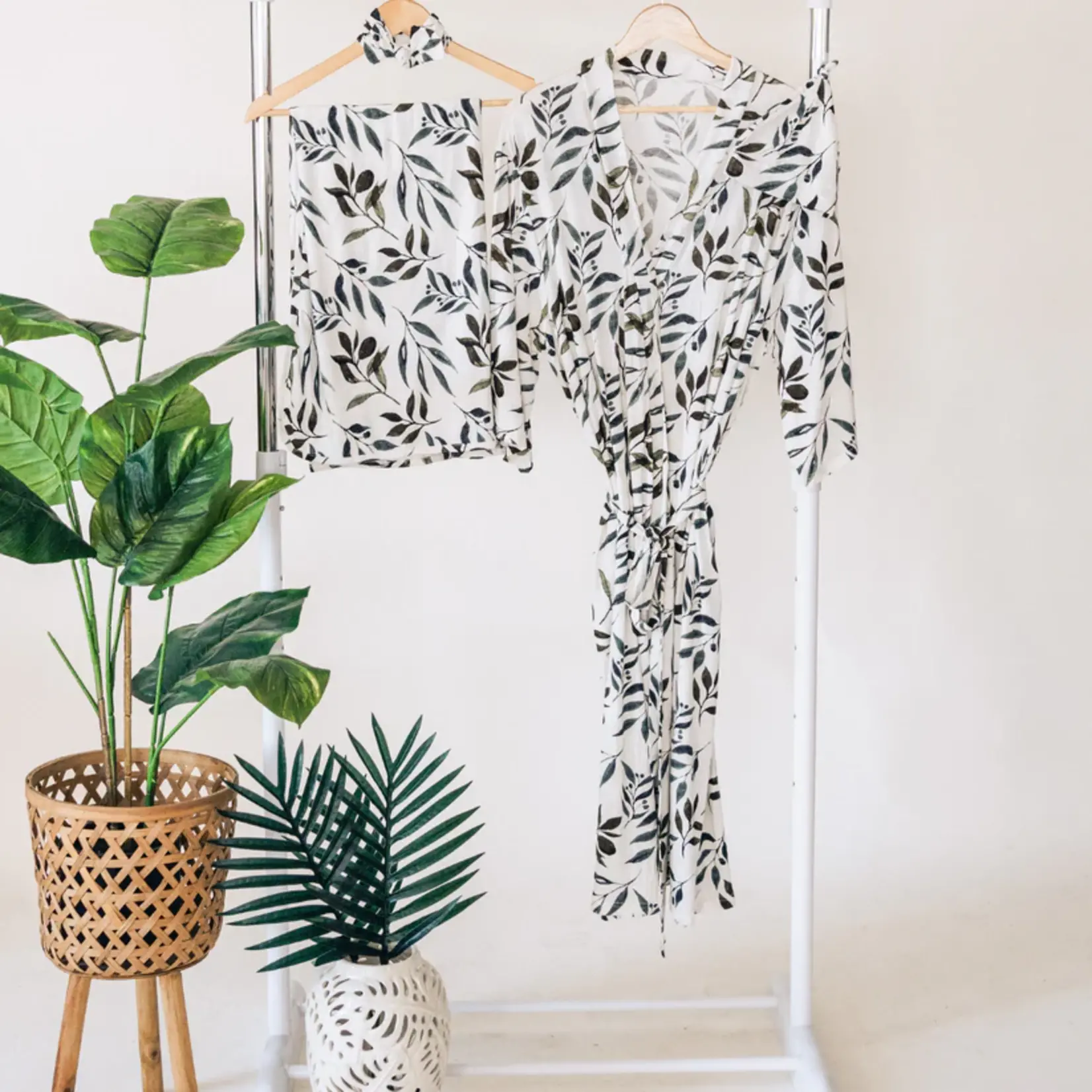HAHA MAMA Leafy Vine Swaddle Set