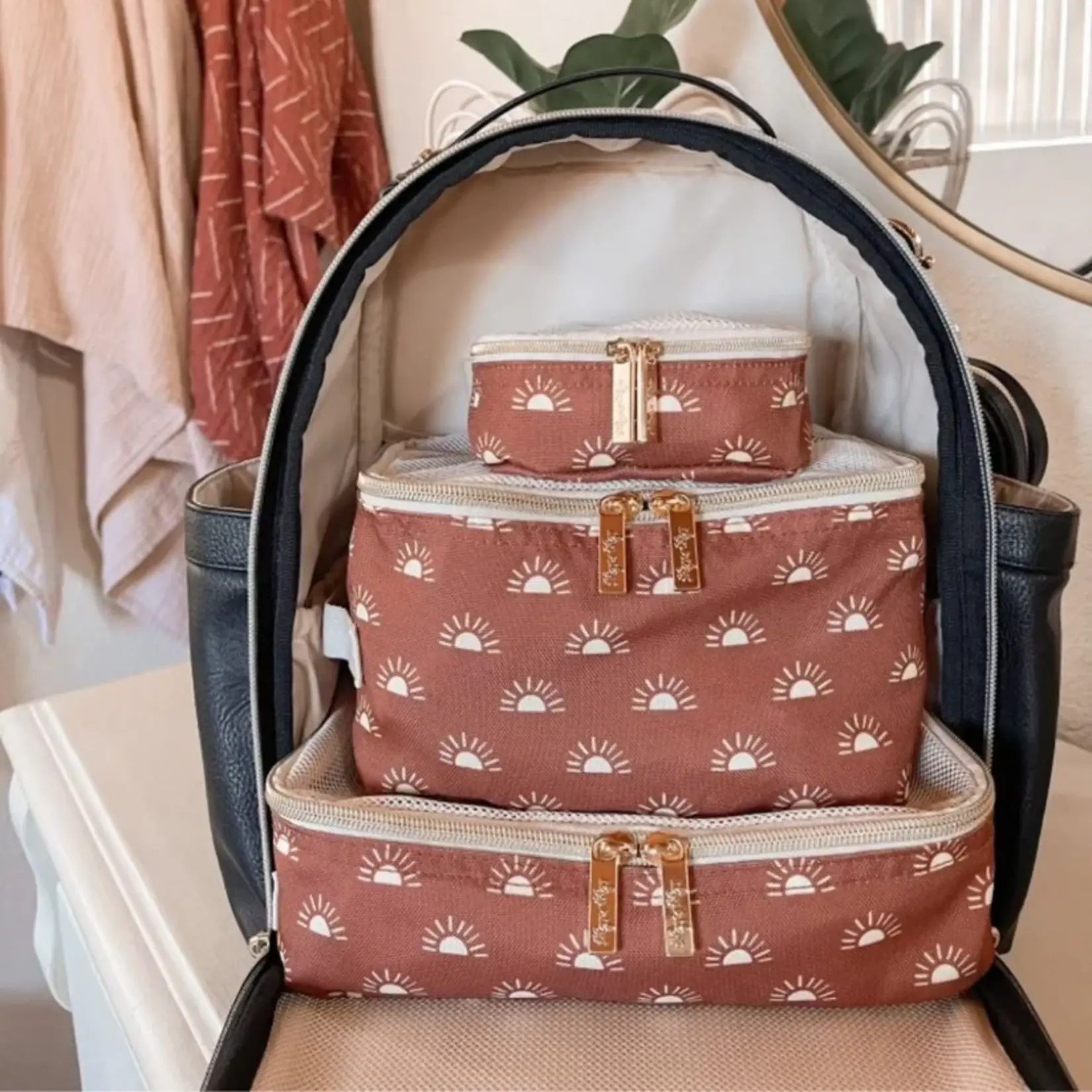 Itzy Ritzy Taupe Checkerboard Packing Cubes