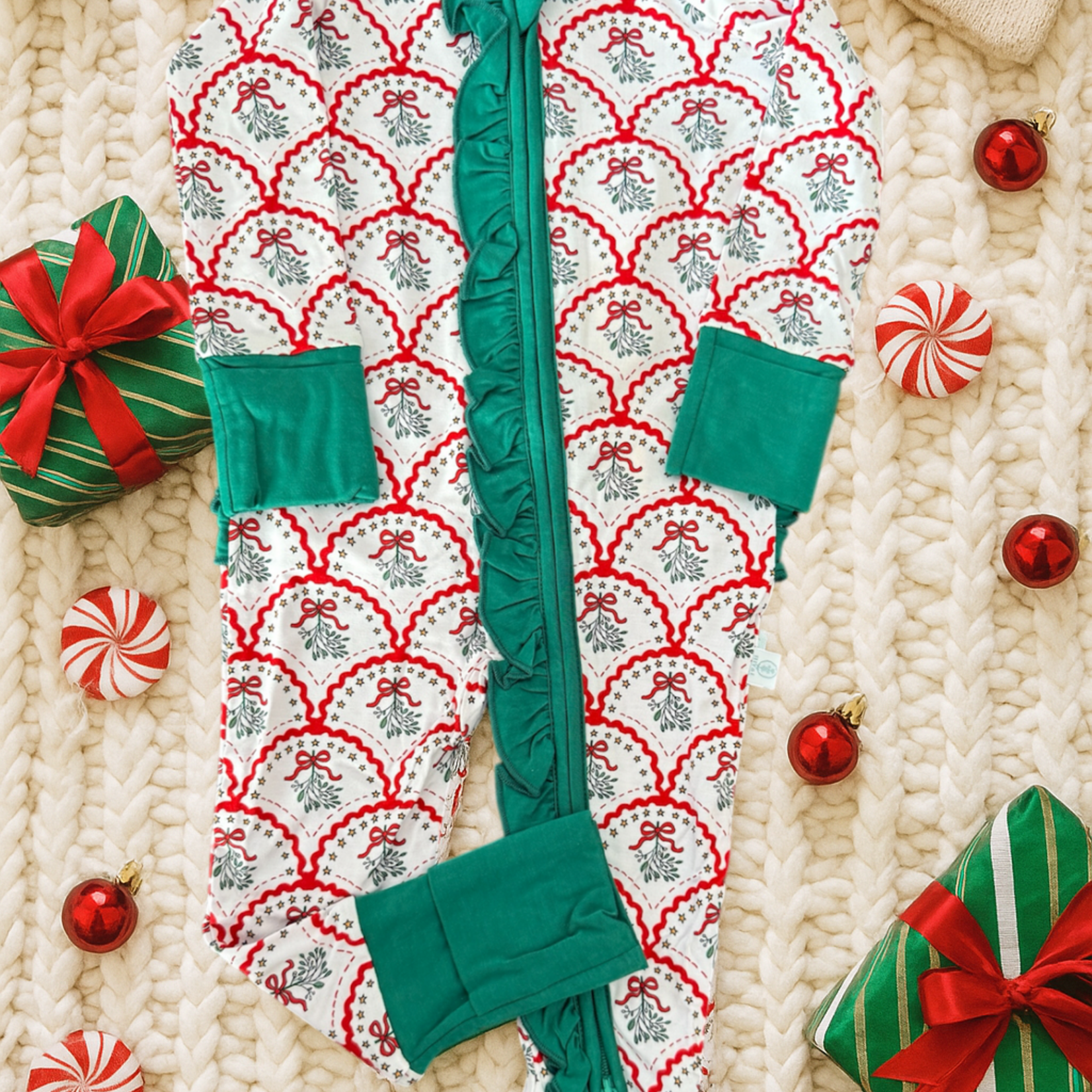 Elly & E Mistletoe Kisses Zippy