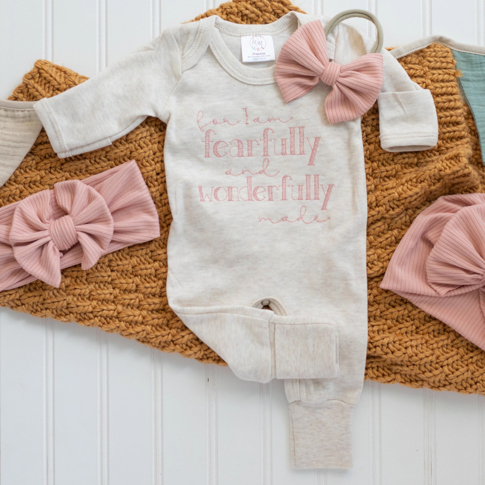 Wonderfully Made Wonderfully Made Newborn Romper & Bow