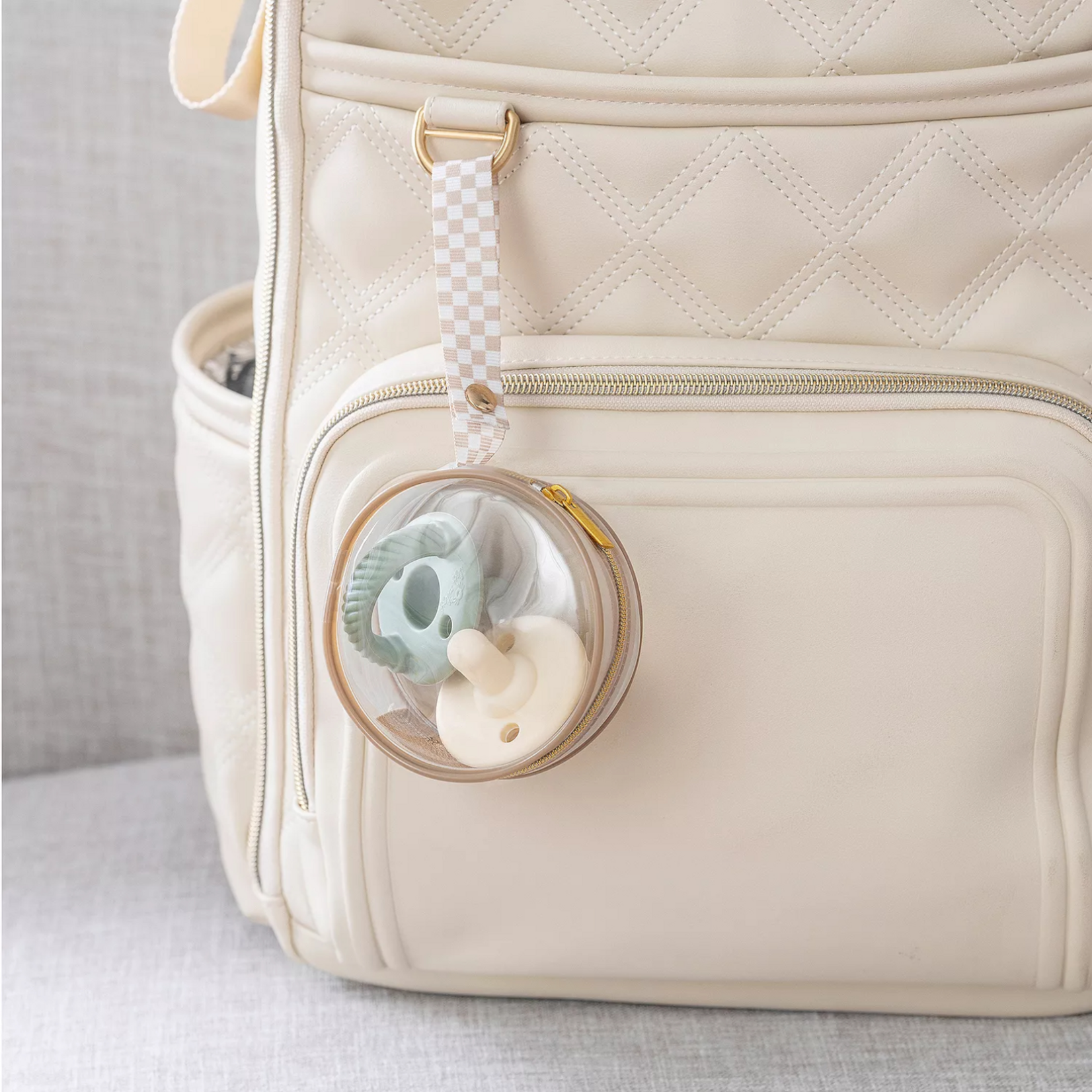 Itzy Ritzy Itzy Checkered Paci Case