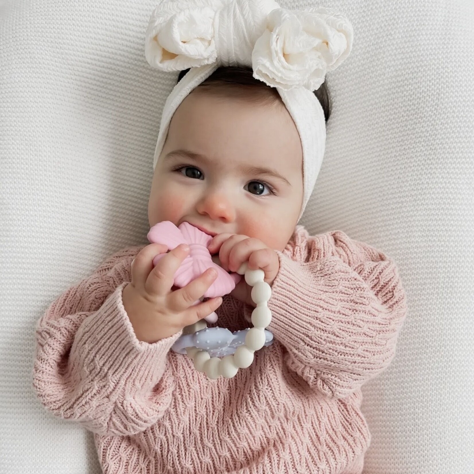 Itzy Ritzy Trio Bows Teether