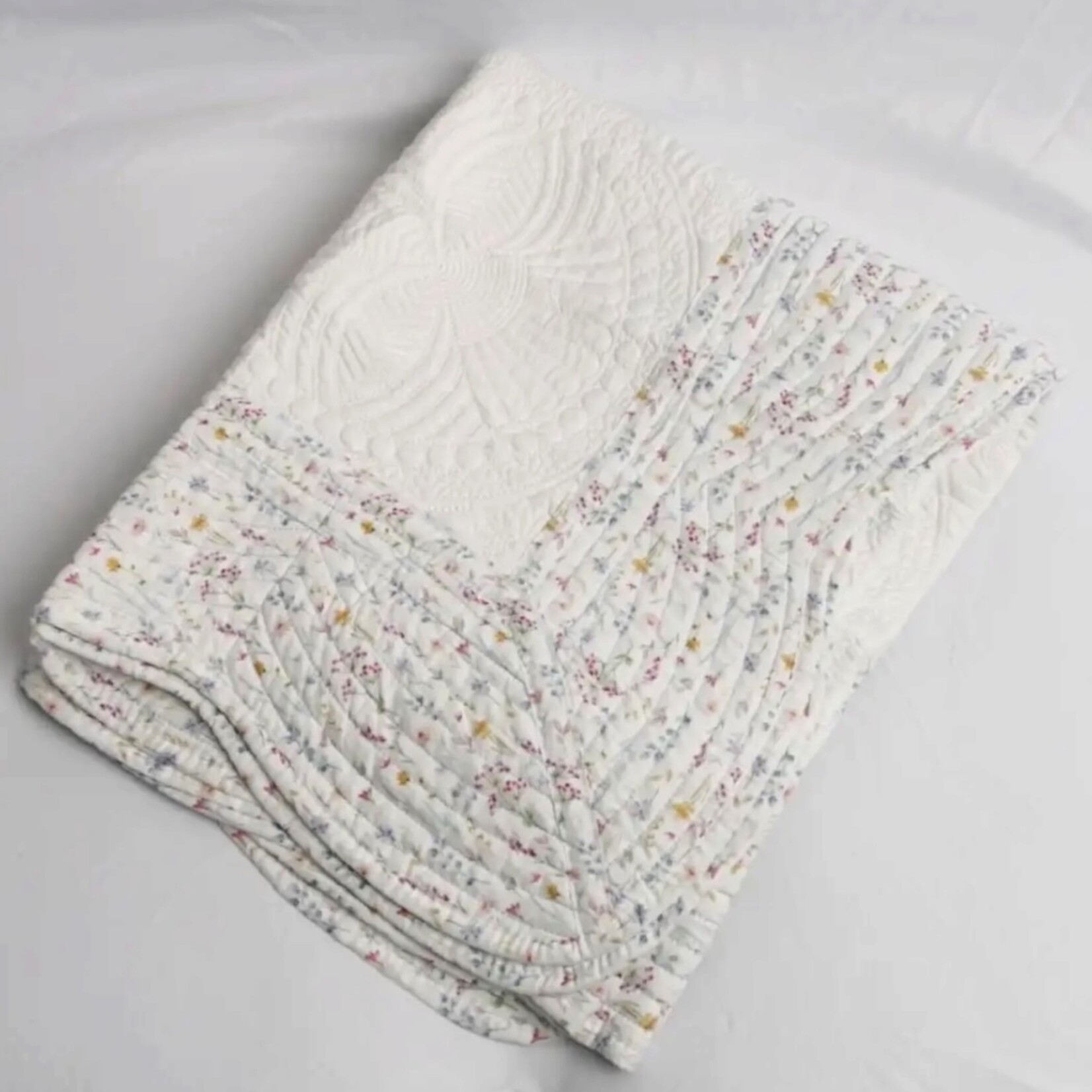 Wildflower Trim Heirloom Quilt