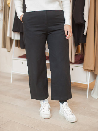 Betina Lou Millie Straight Leg Pant . Black Betina Lou Millie Straight Leg Pant . Black