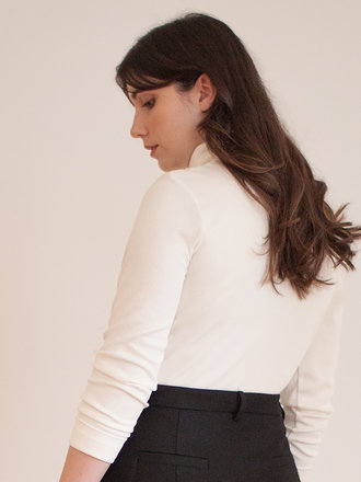Betina Lou Viviane Rib Turtleneck . Ivory Betina Lou Viviane Rib Turtleneck . Ivory