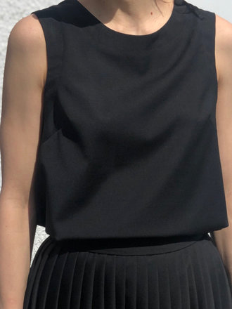 Betina Lou Jade Wool Sleeveless Top . Black Betina Lou Jade Wool Sleeveless Top . Black