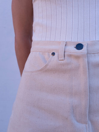 Betina Lou Jupe courte en denim Yvonne . Ivoire Betina Lou Jupe courte en denim Yvonne . Ivoire