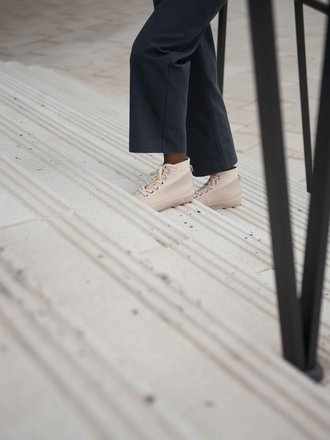Betina Lou Pantalon à jambe droite Millie . Graphite Betina Lou Pantalon à jambe droite Millie . Graphite