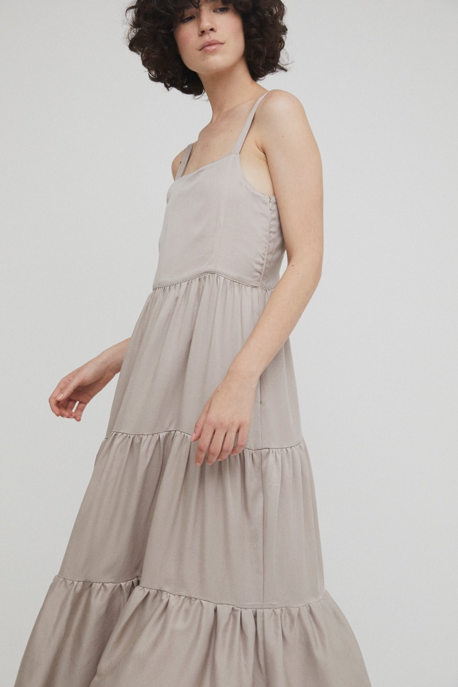 Robe longue en Tencel Lenora . Sable - Betina Lou