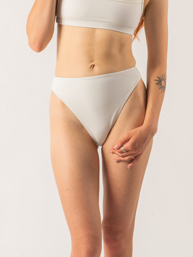 Em & May Lizzie 2.0 Swimsuit Top. Off White