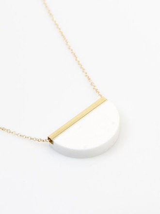 DConstruct Collier demi cercle Corian 18" . Winter DConstruct Collier demi cercle Corian 18" . Winter