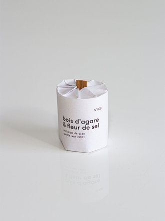 Esser Recharge. Bois d'agare et fleur de sel Esser Recharge. Bois d'agare et fleur de sel