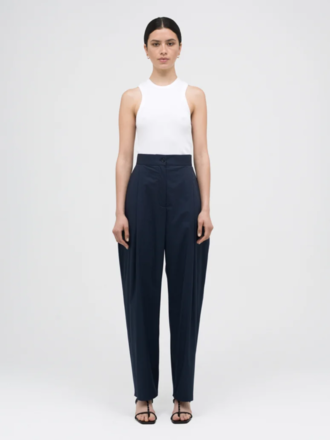 A Line Pantalon à plis en coton extensible. Bleu encre A Line Pantalon à plis en coton extensible. Bleu encre