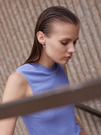 Eve Gravel Haut écourté sans manches Atlas . Pervenche Eve Gravel Haut écourté sans manches Atlas . Pervenche