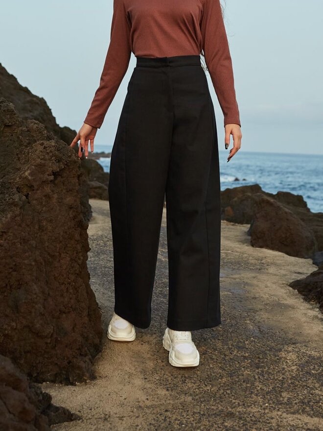 Oversized Belt Culotte Pants - Black - Pomelo Fashion