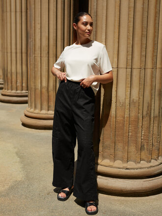 MAS Faro wide pants with cargo pockets . Black