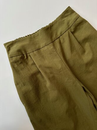 Amanda Moss Priscilla cropped barrel pants . Moss