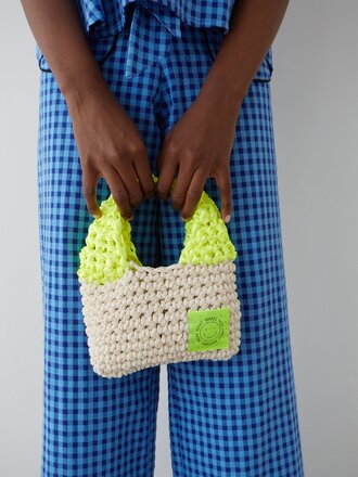 Dr Bloom Caprichito small hand crocheted bag . Ecru