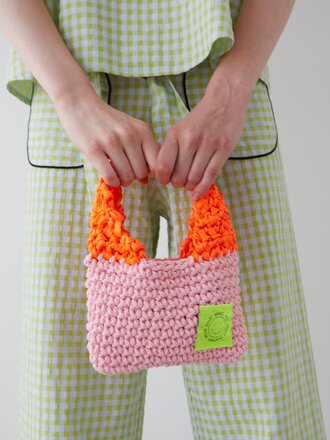 Dr Bloom Caprichito small hand crocheted bag . Pink