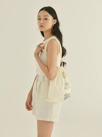 Susumu Nemo tweed shorts . Ecru