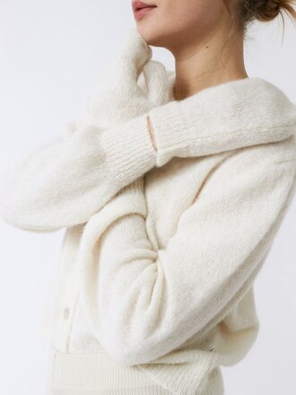 AMT Studio Galeta Mitts . Cream AMT Studio Galeta Mitts . Cream