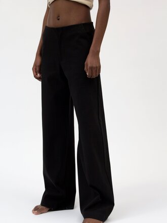 Black to grey Pantalon jambe évasée Urban . Noir Black to grey Pantalon jambe évasée Urban . Noir