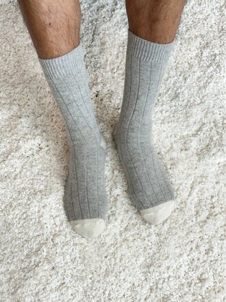 Le Bon Shoppe Chaussettes en cachemire Extended . Gris mélange