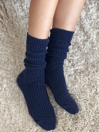 Le Bon Shoppe Cottage socks . Navy