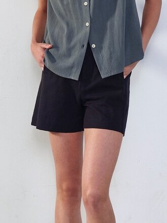 Dagg and Stacey Shorts en lin extensible Billie . Noir Dagg and Stacey Shorts en lin extensible Billie . Noir