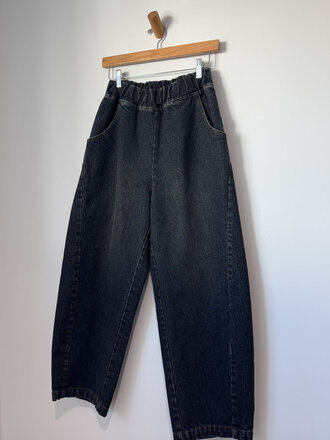 Le Bon Shoppe Arc pants . Black denim