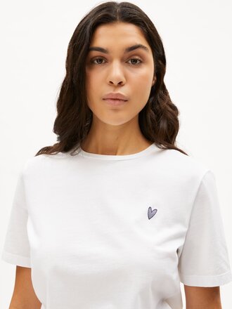 Armedangels T-Shirt Lualaa Icons . Blanc avec coeur Armedangels T-Shirt Lualaa Icons . Blanc avec coeur