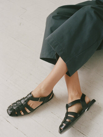 Shaina Mote Sandales en cuir Fisherman . Onyx