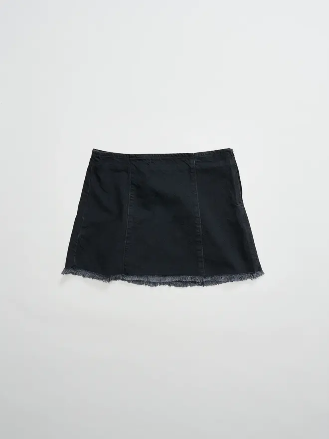 Topshop - Mini-jupe évasée en jean - Noir brut | ASOS