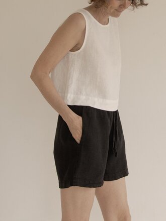 Gillian Stevens August linen shorts. Black