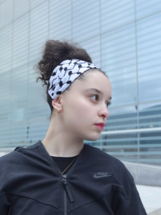 Keffiyeh Mtl Bandeau en tissu de keffieh . Blanc et noir Keffiyeh Mtl Bandeau en tissu de keffieh . Blanc et noir