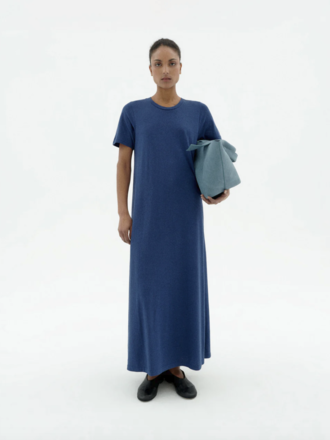 Thinking Mu Robe en chanvre Oueme . Bleu nuit Thinking Mu Robe en chanvre Oueme . Bleu nuit