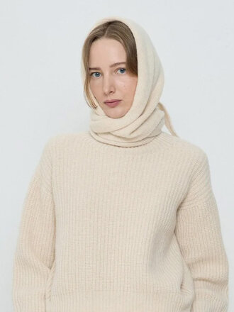 Diarte Large Grana triangle scarf . Ivory Diarte Large Grana triangle scarf . Ivory