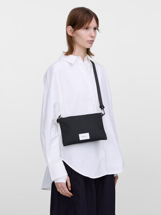 Sandqvist Small rectangular Ground bag Slim satchel . Black