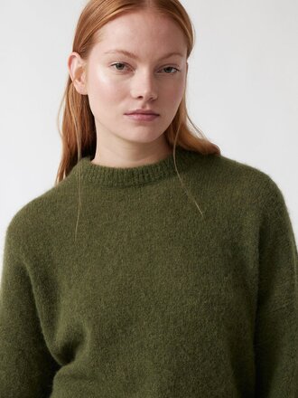 AMT Studio Galeta sweater . Dark Green