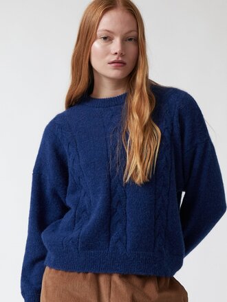 AMT Studio Hielo Sweater . Cobalt Blue
